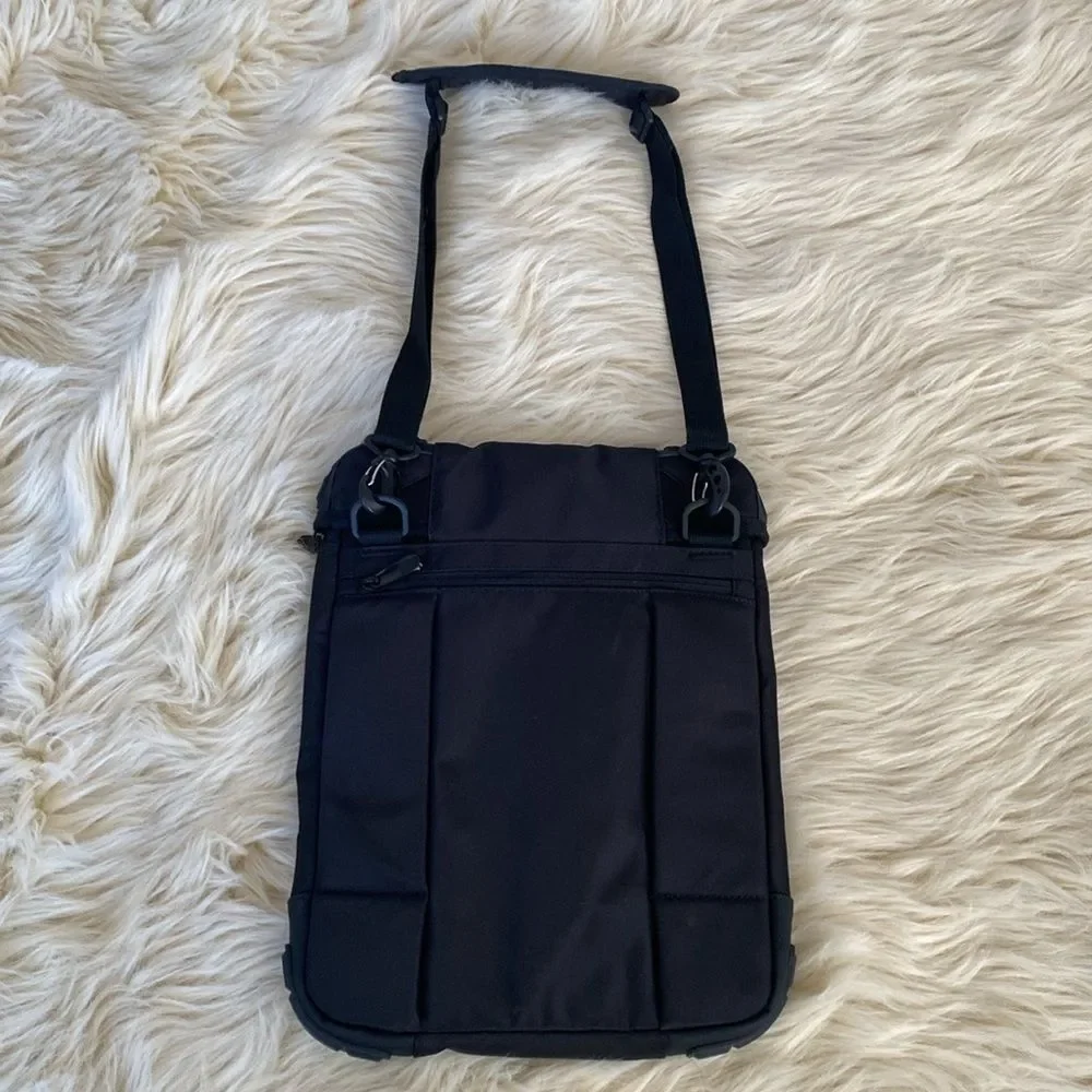 Targus 12-13” Grid High-Impact Vertical Slipcase w/ shoulder straps